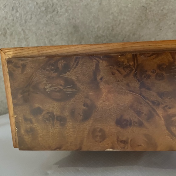 Howard Miller Dual Chime Mantle Clock - Picture 2 of 7